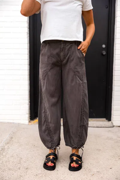 Miou Muse Jordyn Washed Jogger Pant In Charcoal In Brown