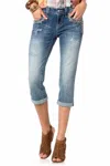 Miss Me Catch The Spark Capri In Washed Denim