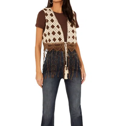 Miss Me Cropped Fringe Vest In Cream In White