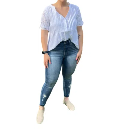 Miss Sparkling Button-up Top In White