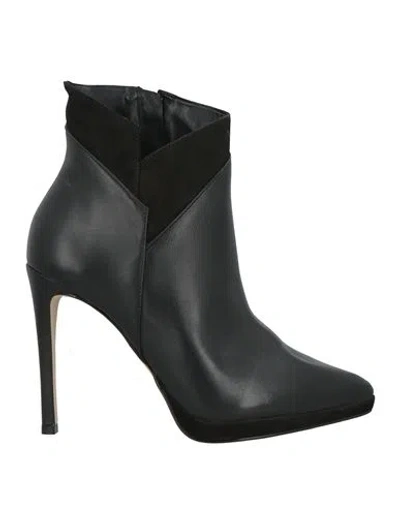 Miss Unique Woman Ankle Boots Black Size 10 Leather