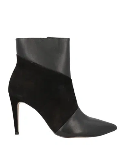 Miss Unique Woman Ankle Boots Black Size 11 Leather In Purple