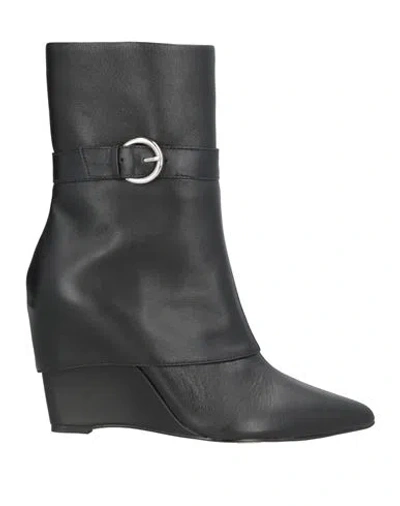 Miss Unique Woman Ankle Boots Black Size 7 Leather