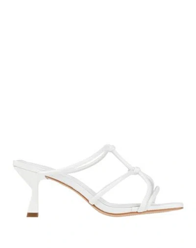 Miss Unique Woman Sandals White Size 8 Leather