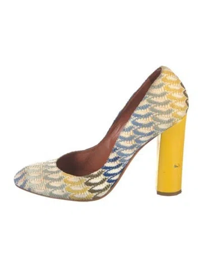 Pre-owned Missoni Patterned Pumps In Yellow