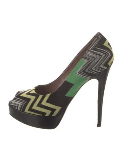 Pre-owned Missoni Striped Pumps In Neutral