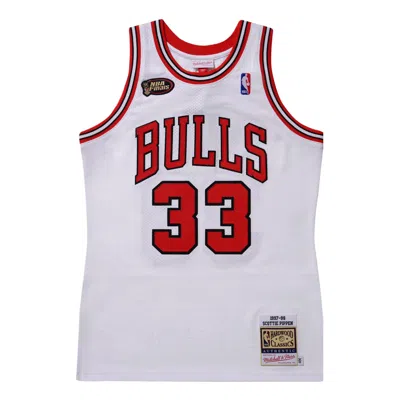 Mitchell & Ness Au 97-98 33 In White