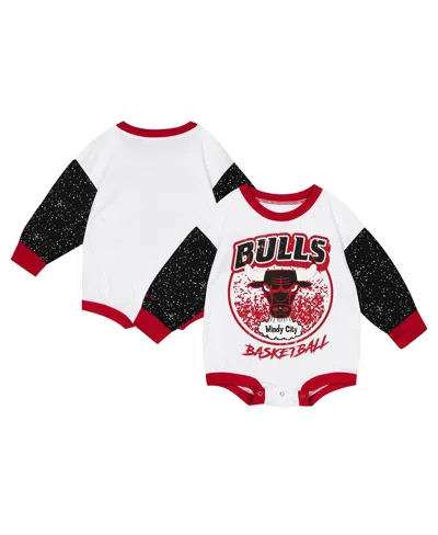 Mitchell & Ness Baby Boys And Girls White Chicago Bulls Hardwood Classics Posterboard Oversize Long Sleeve Bodysuit In Multi