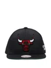 Mitchell & Ness Bulls Logo Snapback Cap In Black