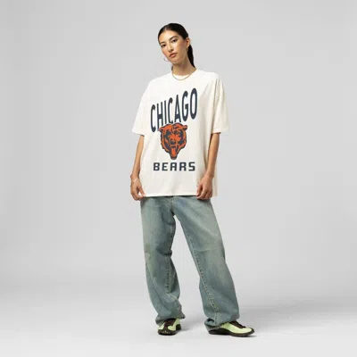 Mitchell & Ness Cream Chicago Bears Logo Rise Boyfriend T-shirt In White