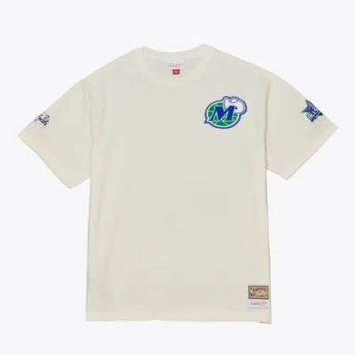 Mitchell & Ness Cream Dallas Mavericks Hardwood Classics Chainstitch Premium T-shirt In White