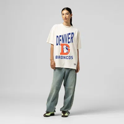 Mitchell & Ness Cream Denver Broncos Logo Rise Boyfriend T-shirt In White