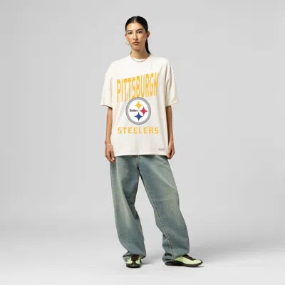 Mitchell & Ness Cream Pittsburgh Steelers Logo Rise Boyfriend T-shirt In White