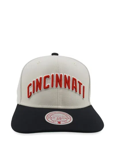 Mitchell & Ness Embroidered Baseball Cap In White