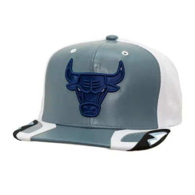 Mitchell & Ness Gray Chicago Bulls Day 6 Snapback Hat