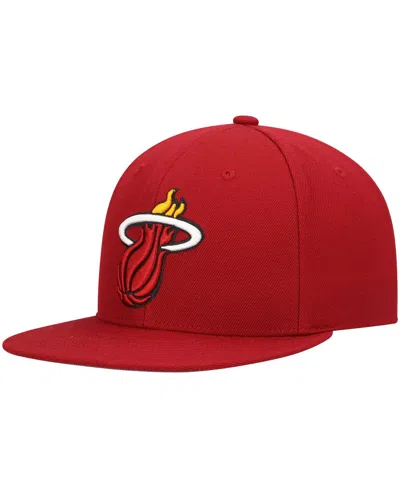 Mitchell & Ness Men's  Red Miami Heat Ground 2.0 Snapback Hat