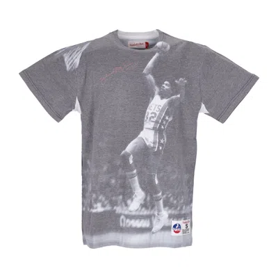 Mitchell & Ness Men's T-shirt Nba Above The Rim Sublimated Tee Hardwood Classics Julius Erving Nejnet In White