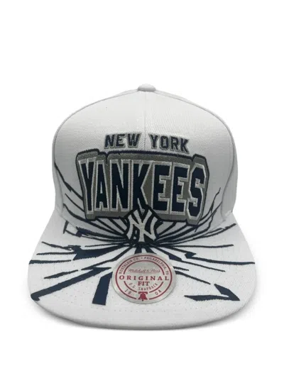 Mitchell & Ness Mlb Aftershock Snapback Cap In White