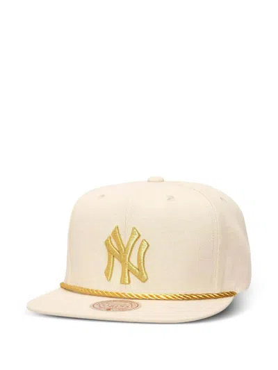 Mitchell & Ness Mlb Golden Ivory Snapback Cap In Neutral