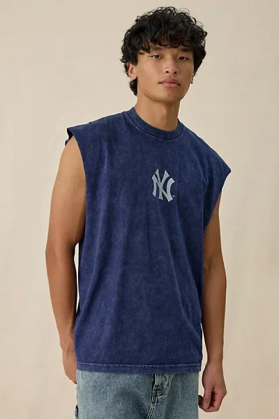 Mitchell & Ness Mlb Team Logo Training Muscle Tee In Navy/new York Yankees, Men's At Urban Outfitters In Blue