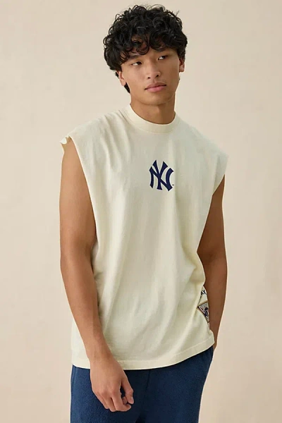 Mitchell & Ness Mlb Team Logo Training Muscle Tee In White/new York Yankees, Men's At Urban Outfitters