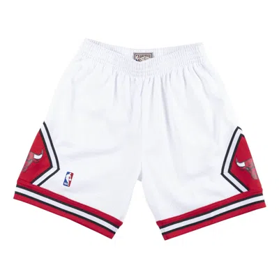 Mitchell & Ness Nba Swingman Shorts Chicago Bulls 1997-98 'white Red' In Yellow