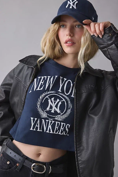 Mitchell & Ness Ny Yankees Graphic Boxy Cropped Tee In Dark Blue, Women's At Urban Outfitters