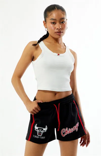 Mitchell & Ness Women's Nba Chicago Bulls Mesh Jump Basketball Shorts In Black
