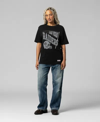 Mitchell & Ness Women's Team Dynamic Boyfriend Graphic T-shirt In Black