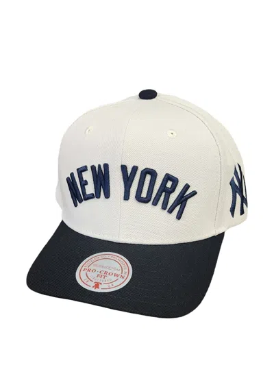Mitchell & Ness X Mlb Yankees Embroidered Cap In White