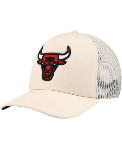 Mitchell & Ness Men's Cream Chicago Bulls Trucker Adjustable Hat