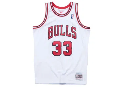 Pre-owned Mitchell & Ness Men's  Chicago Bulls Home 199798 Scottie Pippen Swingman Jersey In White