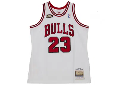 Pre-owned Mitchell & Ness Men's  Michael Jordan Chicago Bulls Finals 199798 Home Authentic Nba Jersey In White/