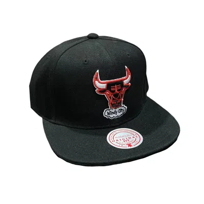 Mitchell & Ness Men's Nba Chicago Bulls Core Basic Snapback Cap In Black