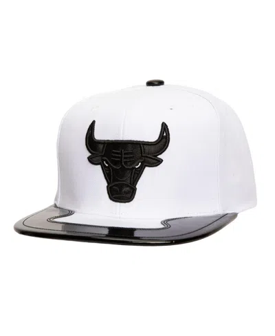Mitchell & Ness Men's White Chicago Bulls Day 11 Snapback Hat