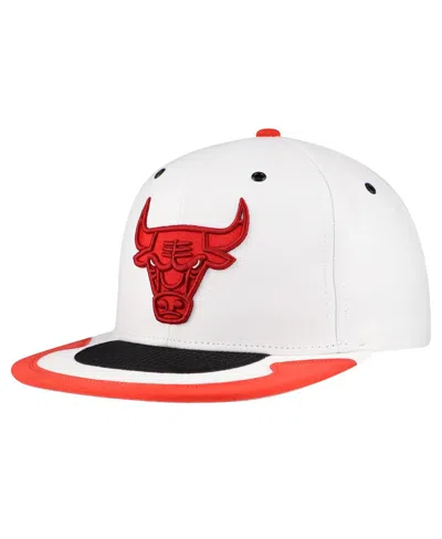 Mitchell & Ness Mitchell Ness Men's White Chicago Bulls Day 4 Snapback Hat In White Red
