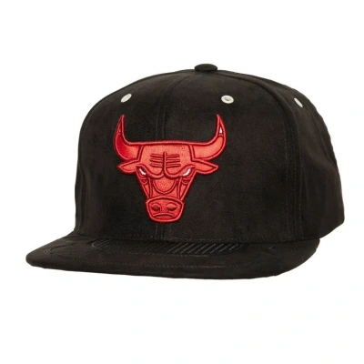 Mitchell & Ness Men's  Black Chicago Bulls Day 4 Snapback Hat