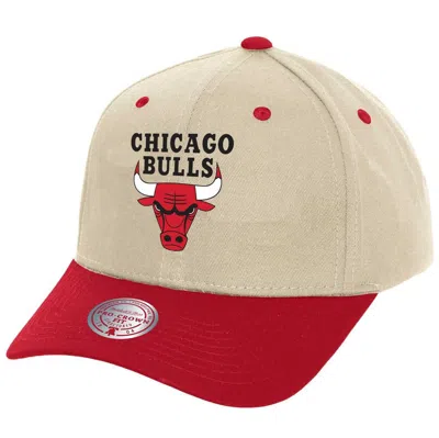 Mitchell & Ness Mitchell Ness Men's Cream Chicago Bulls Game On Two-tone Pro Crown Adjustable Hat