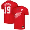 MITCHELL & NESS MITCHELL & NESS STEVE YZERMAN RED DETROIT RED WINGS CAPTAIN PATCH NAME & NUMBER T-SHIRT