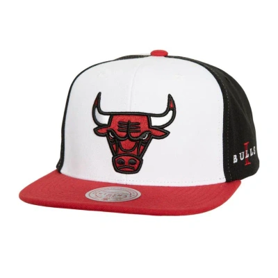 Mitchell & Ness White/red Chicago Bulls Core Snapback Hat
