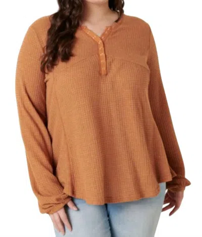Mittoshop Plus Waffle Henley Top In Meerkat In Multi