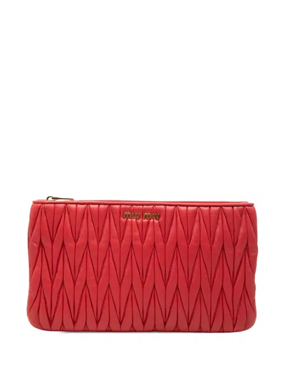 Pre-owned Miu Miu 2010-2026 Matelasse Nappa Clutch Bag In Red