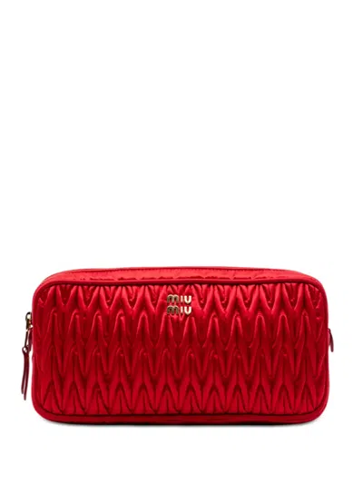 Pre-owned Miu Miu 2010-2026 Nappa Matelasse Clutch Bag In Red