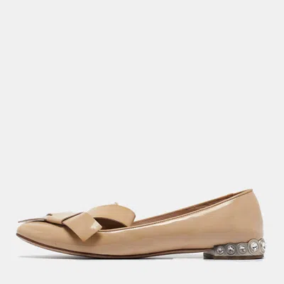 Pre-owned Miu Miu Beige Patent Leather Bow Detail Crystal Embellished Heel Ballet Flats Size 39
