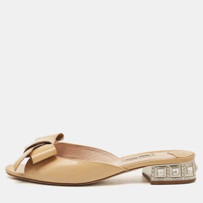 Pre-owned Miu Miu Beige Patent Leather Crystal Embellishment Mule Sandals Size 38