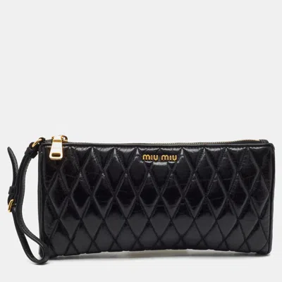 Pre-owned Miu Miu Black Diamond Quilted Leather Wristlet Clutch
