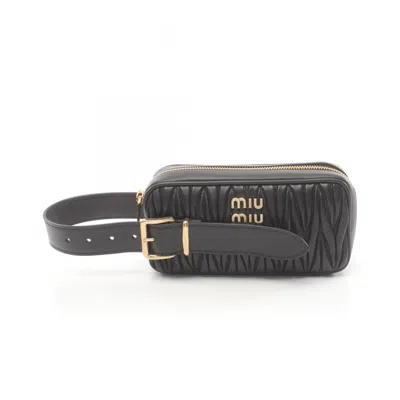 Pre-owned Miu Miu Black Leather Clutch Bag ()