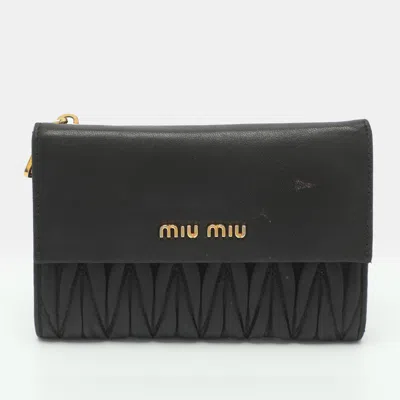 Pre-owned Miu Miu Black Matelasse Nappa Leather Compact Wallet