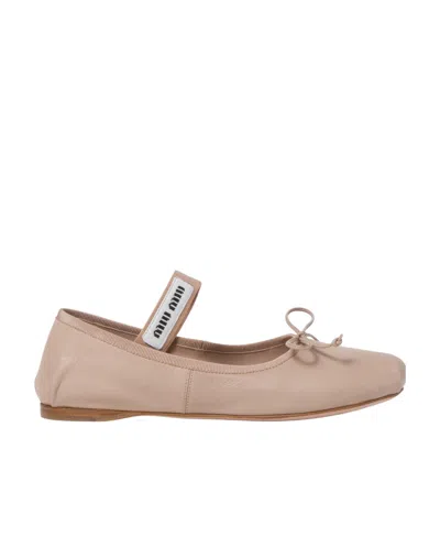 MIU MIU MIU MIU LOGO-PRINTED BOW DETAILED BALLERINA SHOES