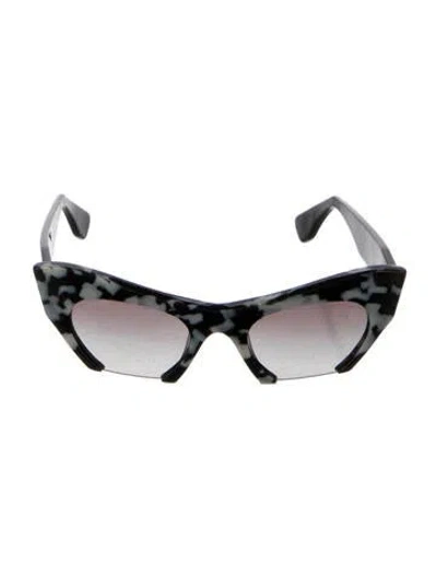 Pre-owned Miu Miu Cat-eye Gradient Sunglasses In Black